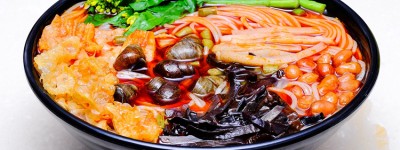 加盟柳洋洋螺蛳粉火锅，从餐饮行业新贵开始创业